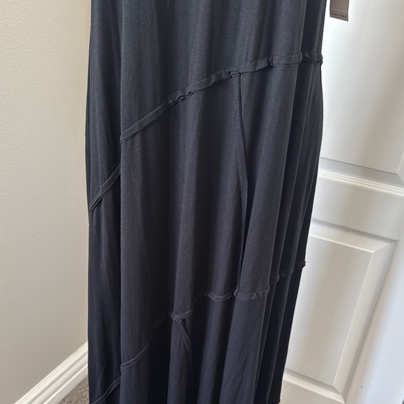 Elegant Black Maxi Dress - Picture 2 of 6